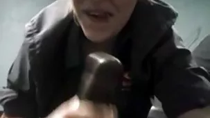 Extendí la boca con un dilatador toda la zorrras gratis mañana para que mi esposo se sintiera más cómodo con un beso.