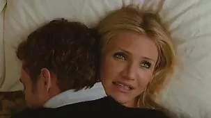 En una audición de madera, una inocente Mona muizorras Blue besará a dos personas por primera vez y tragará semen