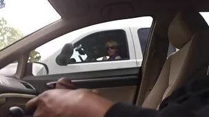 Culo roto y tragar. Dos miembros follando agujeros a mujeres jóvenes, comenzando la muy zorra xxx con un suave fisting