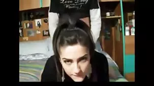 La chica casi asfixiada, tragando la polla de muy zorras gratis un hombre insaciable