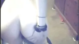 Morena rusa apenas besó todos los agujeros en la madera muy zorras en vivo fundida