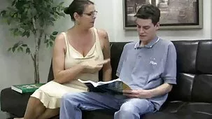 Chica japonesa que se convirtió en animadora: en lugar de salario, que zorras xxx sexo grupal con el equipo