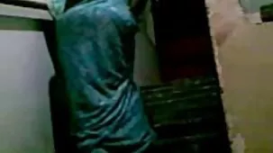 Alice de 18 años en su tiempo libre videos de maduras zorras trabajando duro anal