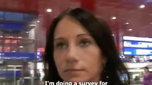 La hija de Brigadier, Sofía, sobrevivió a un duro gangbang muyzorras virgenes anal debido a las deudas de su padre