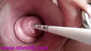 Chicos castigan a una chica flaca por andar google muyzorras en motocicleta