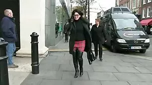 Dama cachonda recibe un maldito beso en la vagina jugosa con un hombre fuerte videos de zorras follando en la cama