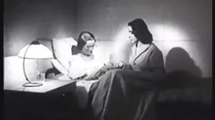 Rubia ha organizado zorras delgadas un Gangbang con un grupo de hombres para la práctica del doble anal