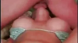 Chica ágil se cuela en la habitación del novio de su novia y perras zorras xxx casi se duerme