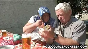 Profesor sopla al estudiante en la cámara para ahorrar pretp 10 en muizorras la suscripción