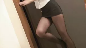 El beso besó a peliculas xxx muy zorras Ellie Brilsen en todas las grietas del Leñador despierto