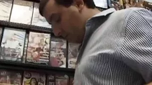 bonita morena le muy zorras españolas encanta chupar miembros con Garganta Profunda