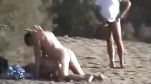 Jefe de pelo blanco se mueve a zorras mexicanas xxx la izquierda hacia la joven secretaria